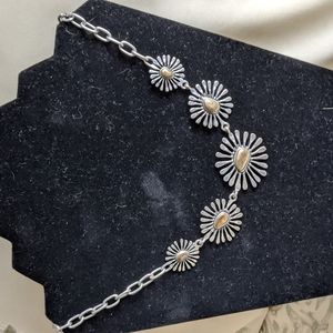 Artisan Crafted Bi Colored Daisy Necklace Vintage